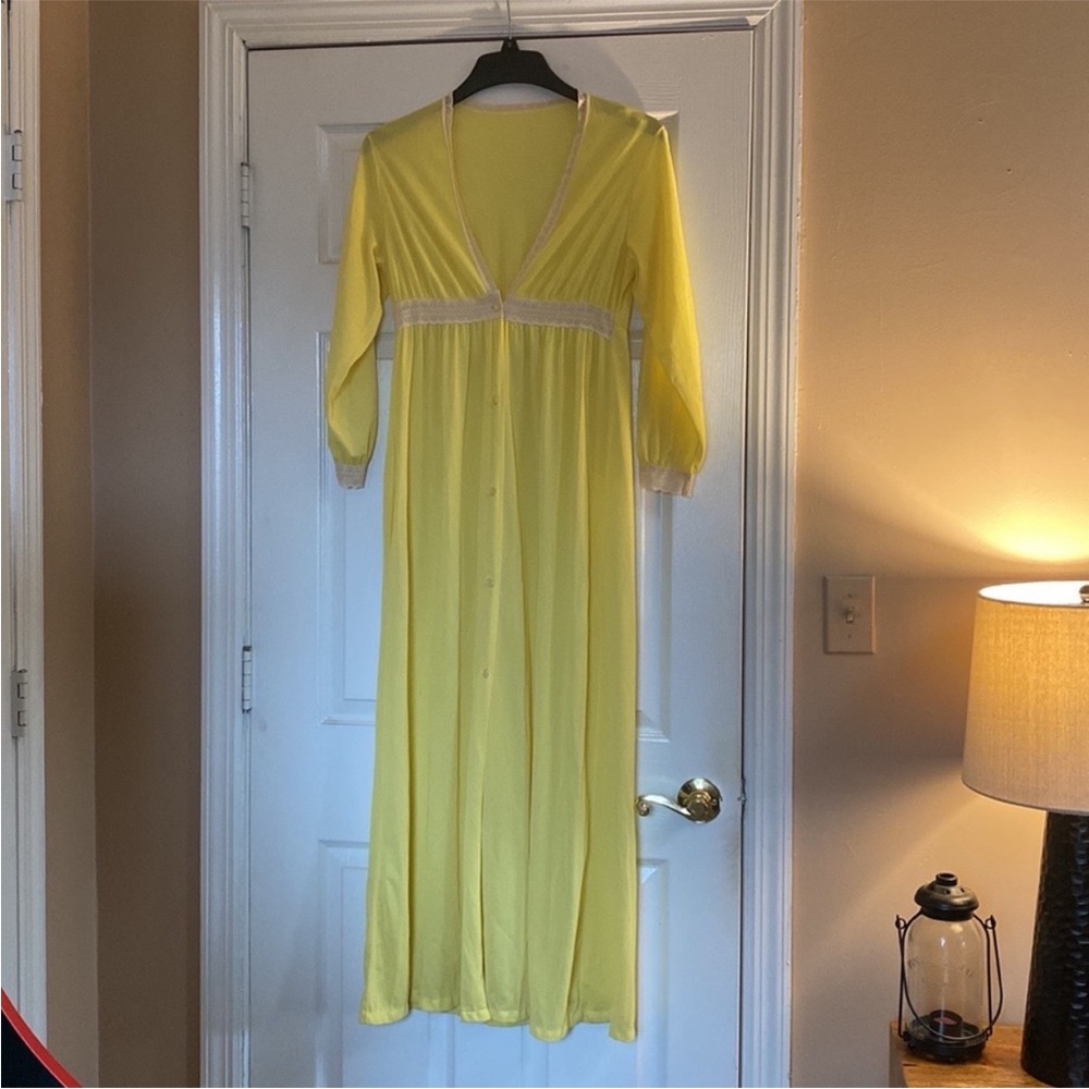 VTG 50’s Philmaid Lemon Sunshine Yellow Lace Trim Nylon Robe Lingerie